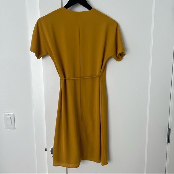 Babaton Aritzia Wallace Wrap Dress. - Picture 6 of 8